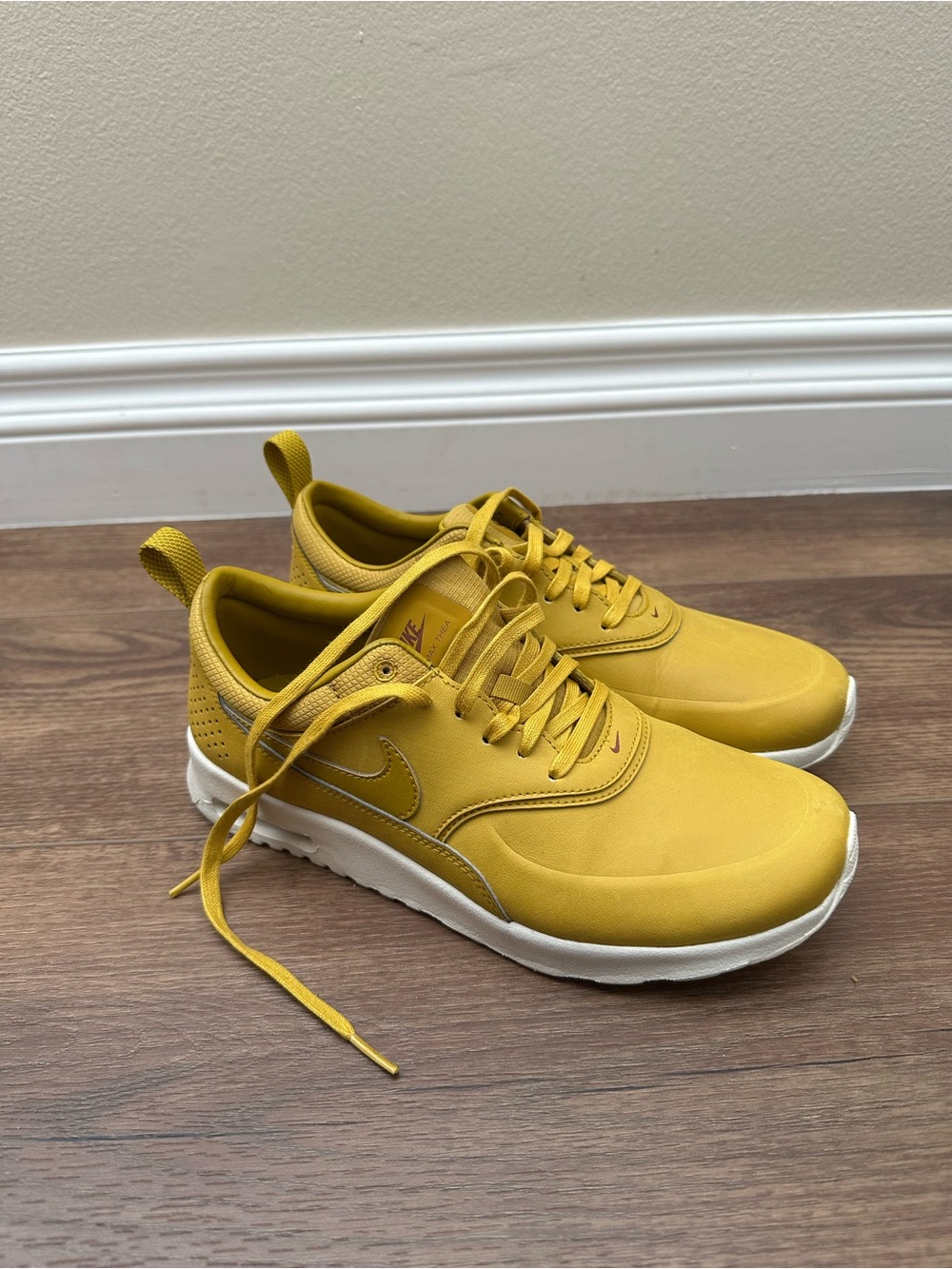 Nike Women’s Yellow Casual Sneakers